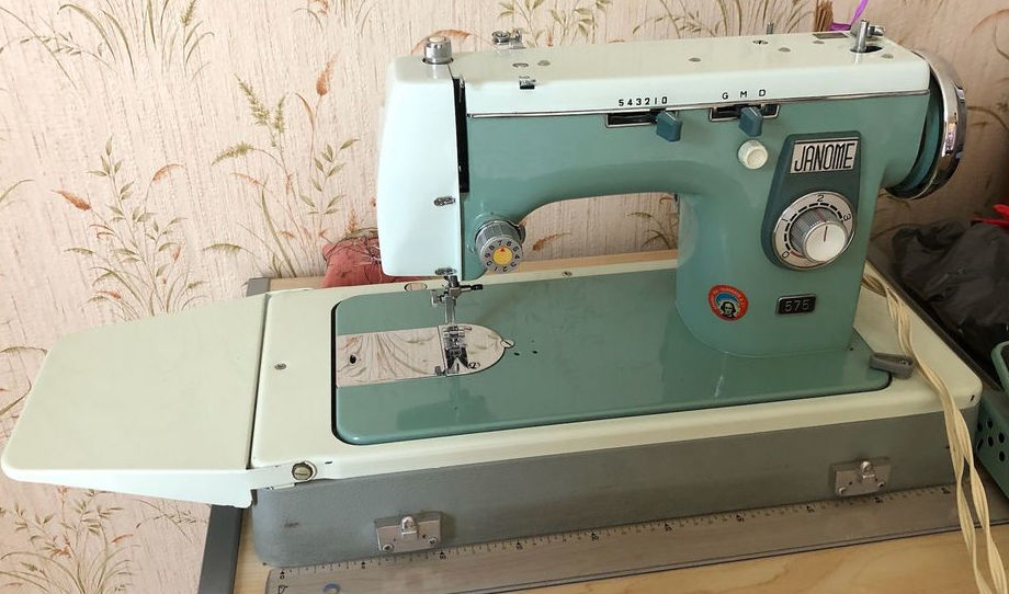 Janome 575 vue d'ensemble